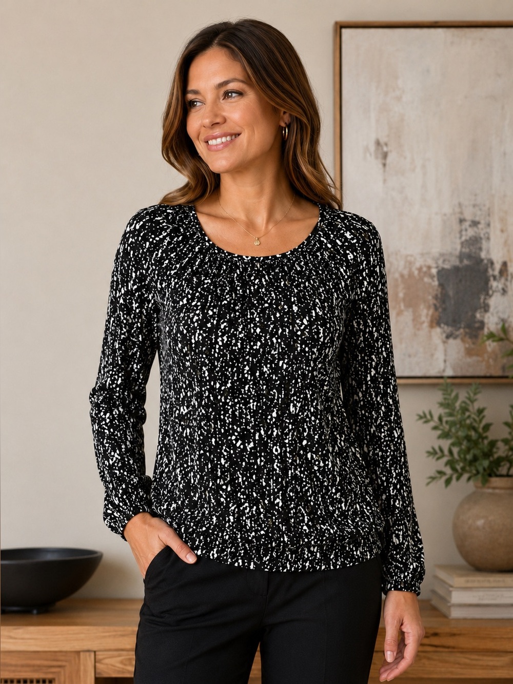 Ellen Tracy Women's Black White Abstract Print Top Minimalist Travel Career L